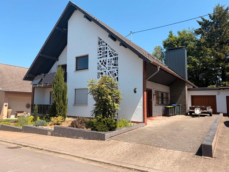 Thumbnail-Architektenhaus mit 2 WE, Garten & 2 Garagen, provisionsfrei