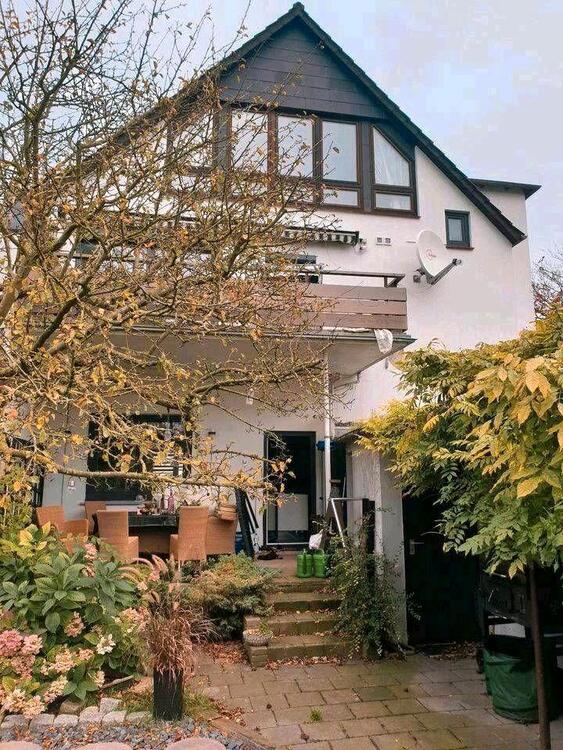 Thumbnail-Großes modernisiertes Einfamilienhaus in Geestemünde ca. 237 m²