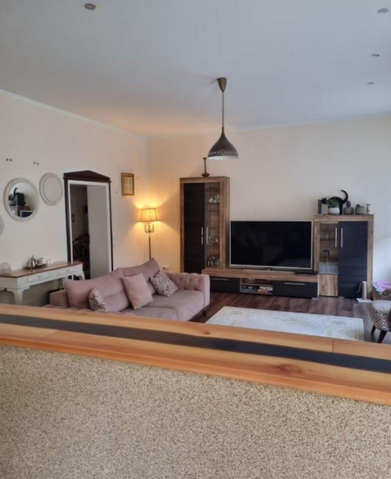 Thumbnail-Große Wohnung 2. OG in der Fußgängerzone Schwerin