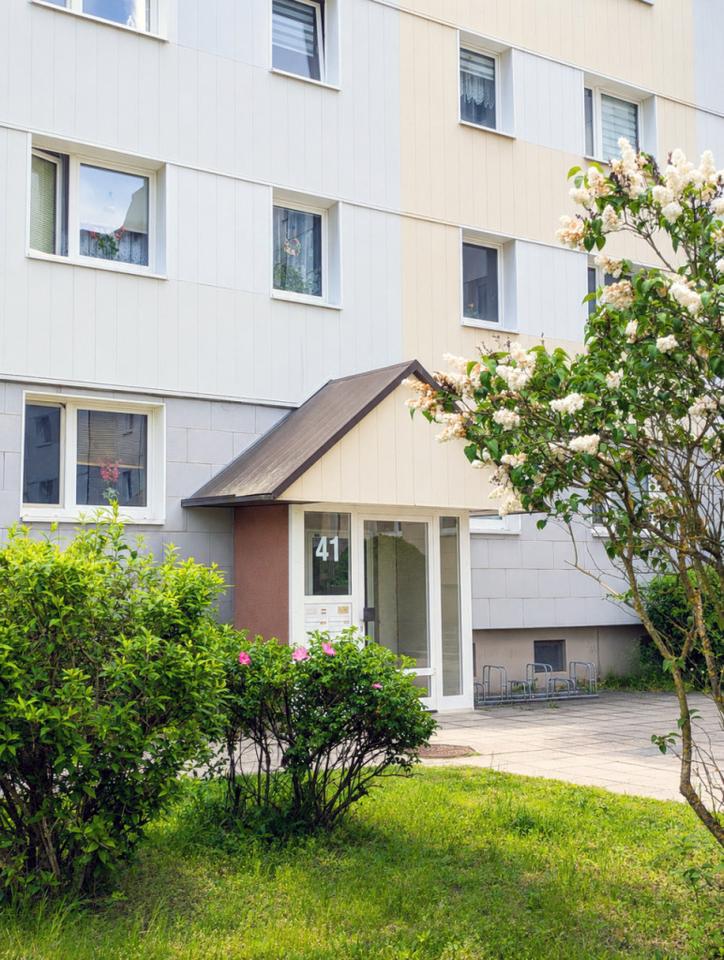 Thumbnail-Gut geschnittene 2,5-Raum-Wohnung mit hellen Räumen und Stadtblick