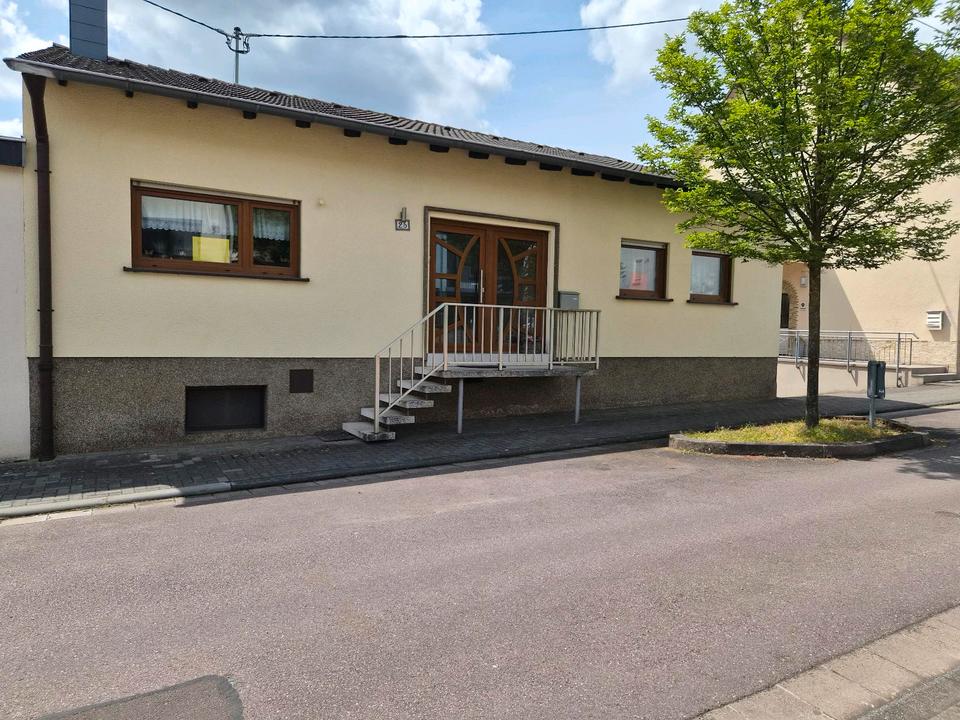 Thumbnail-Einfamilienhaus in Heusweiler mit großem Grundstück