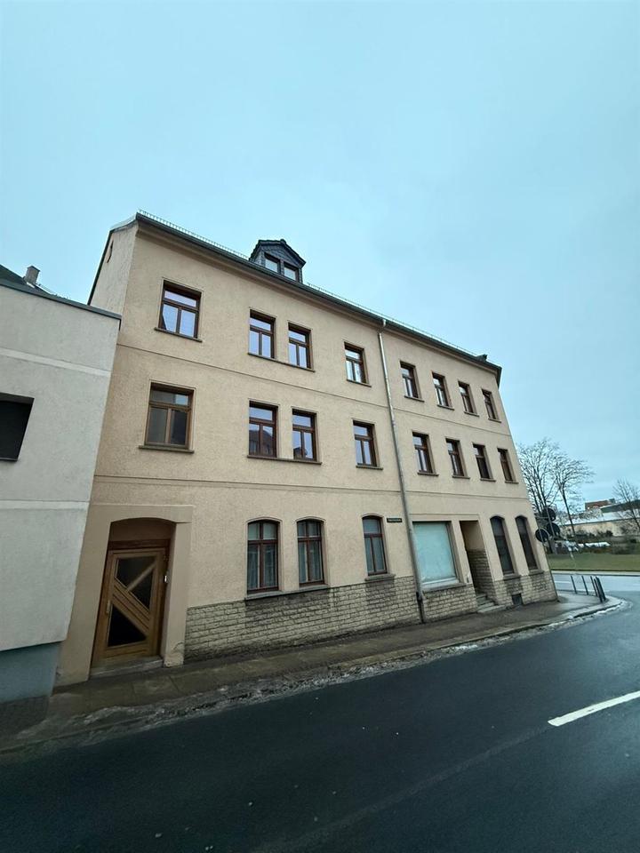 Thumbnail-2-Zimmer mit Laminat, Wanne, Dusche und sep. WC und in zentraler Lage!