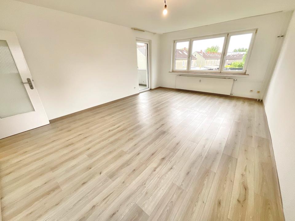 Thumbnail-Große 4 Zimmerwohnung frisch für Sie renoviert