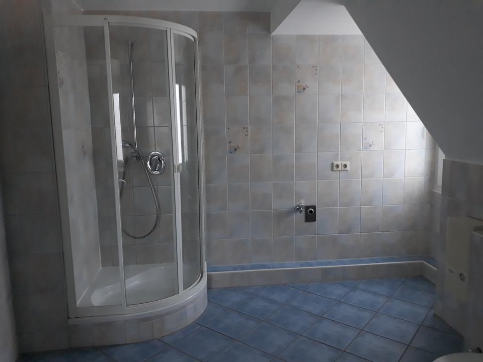 Thumbnail-Geräumige Dachgeschosswohnung mit viel Stauraum und Balkon