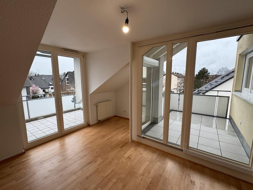 Thumbnail-Lichtdurchflutete 4-Zimmer-Dachgeschosswohnung mit Balkon &Garage