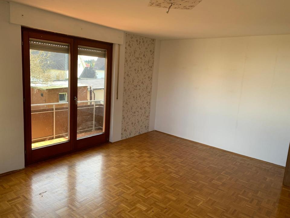 Thumbnail-Doppelhaushälfte mit drei Wohnungen und Garage