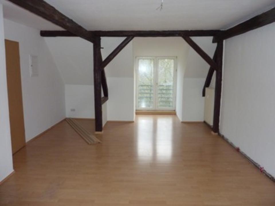 Thumbnail--Gemütliche Dachgeschoss-Wohnung mit Gartennutzung -(25006)