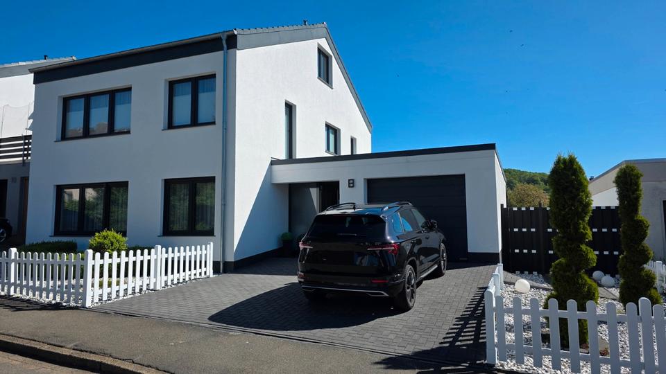 Thumbnail-Einfamilienhaus mit Garage und schönem Garten