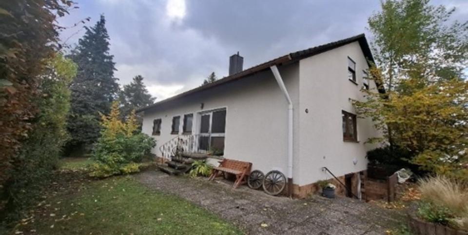 Thumbnail-Ruhige Souterrain 3 Zimmer-Wohnung mit großer Terrasse