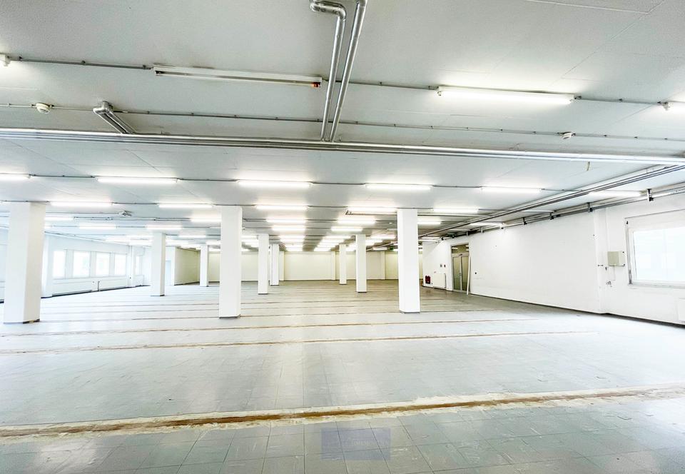 Thumbnail-CA. 800 m² HALLE - ARCHIV - AUSSTELLUNG - SEMINARE - SCHULUNG - ERLANGEN - TENNENLOHEWETTERKREUZ