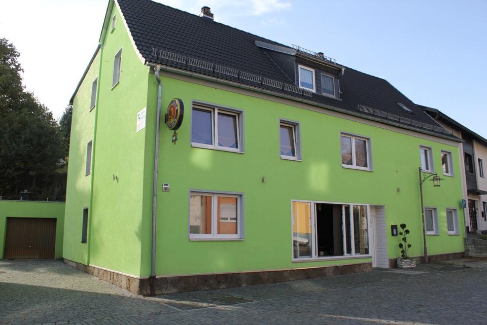 Thumbnail-3 Zimmer Erdgeschoss-Wohnung mit EBK -- renoviert ** Duschbadezimmer ca. 60 qm