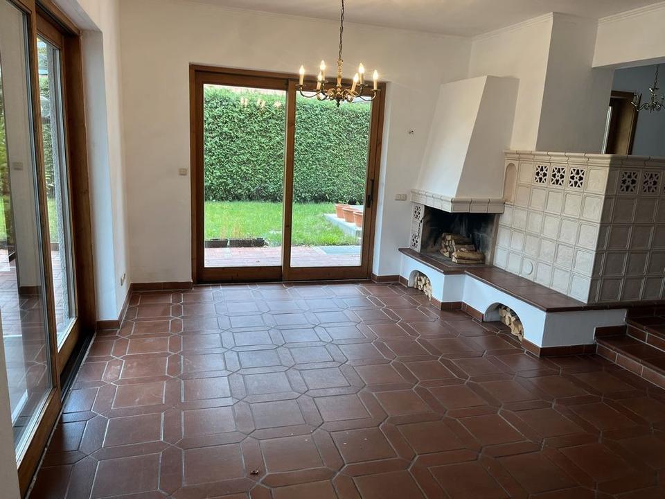 Thumbnail-Gräfelfing: 7-Zi-Doppelhaushälfte mit Kamin, Sauna und Garten mit Swimmingpool in Bester Lage.