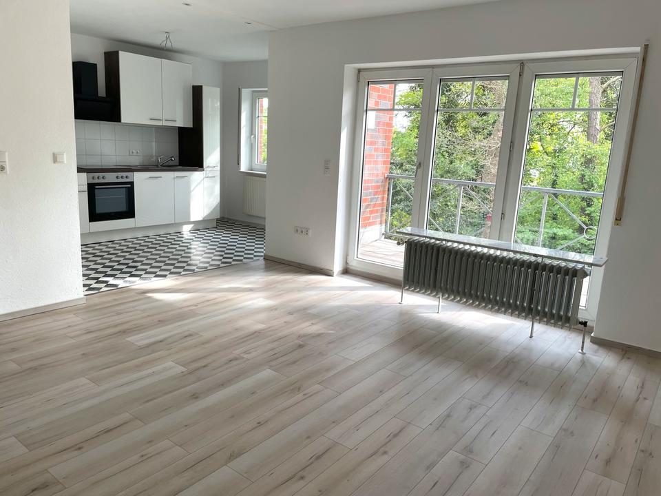 Thumbnail-2,5–3 Zi Wohnung mit Balkon & extra Dachstudio & Stellplatz