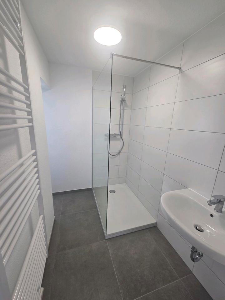 Thumbnail-3 Zi., Küche, Bad, komplett neu saniert, stadtzentral