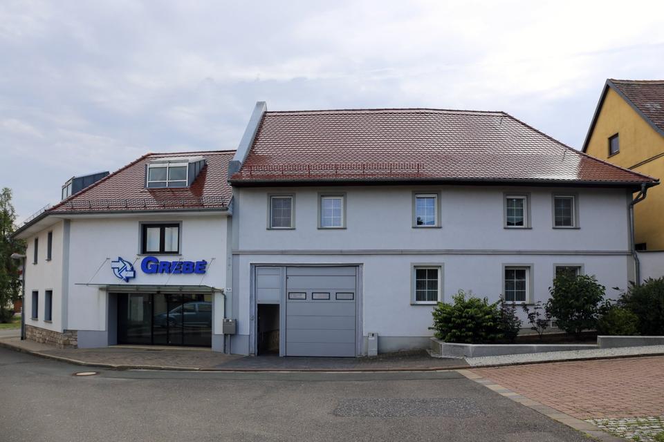 Thumbnail-Haus mit 2 Wohnungen, Büro, Werstatt, Garagen und Nebengelass