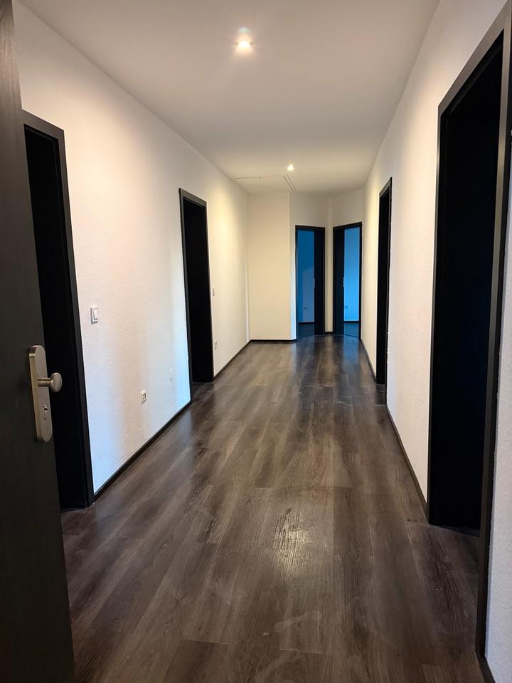 Thumbnail-Großzügige 4-Zimmer-Wohnung mit 125 m² – frisch renoviert .