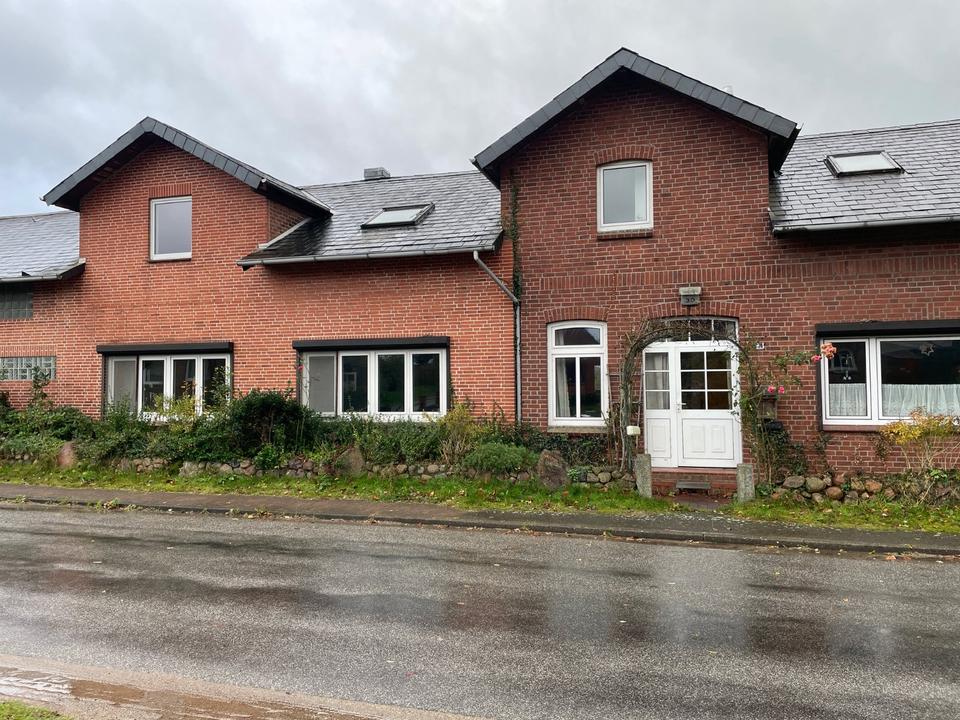 Thumbnail-Historisches großes Wohnhaus mit großem Grundstück