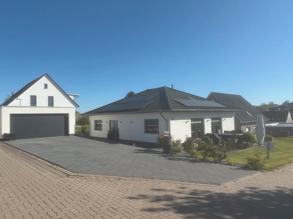Thumbnail-Neubau,Massiver Bungalow in ruhiger Lage, Provision frei