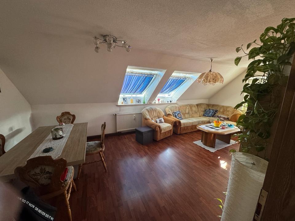 Thumbnail-Helle 2 Zimmer Dachgeschosswohnung in Deizisau zu vermieten