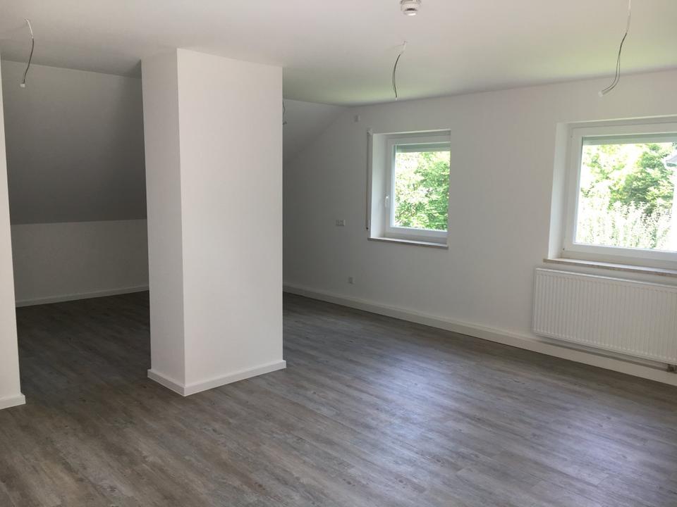 Thumbnail-DG Wohnung 4 Zimmer, Küche, Bad, WC, Kellerraum u. Stellplatz