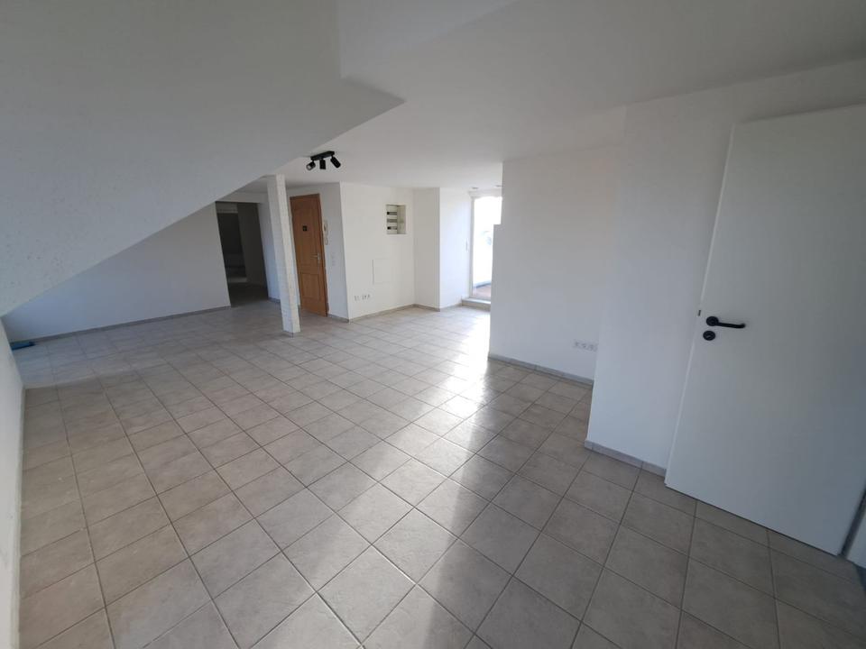 Thumbnail-Renovierte 4,5-Zimmer Dachgeschosswohnung + SP in Recklinghausen