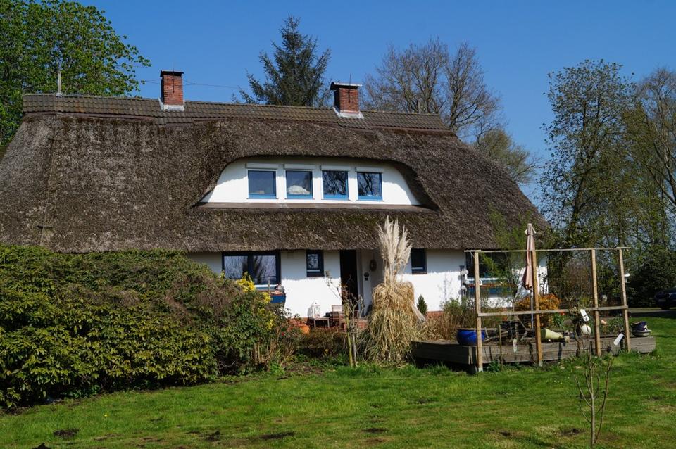Thumbnail-Weißes Reetdachhaus Nähe Rastede