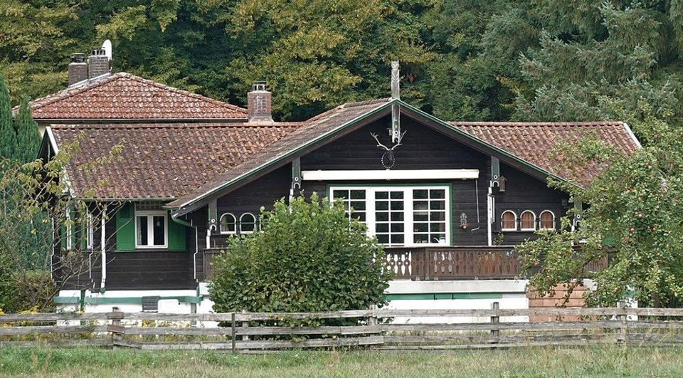 Thumbnail-Bauernhof, Hofreite, mit Pferdestallungen, Alleinlage im Wald