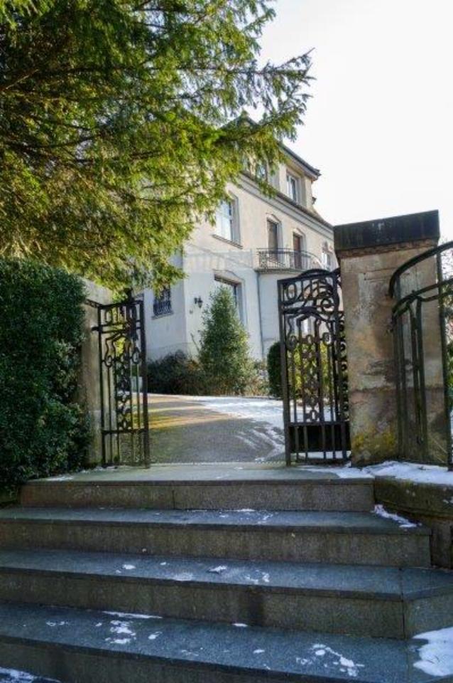 Thumbnail-Helle, gemütliche 2,5 Zimmer Wohnung in alter Fabrikantenvilla