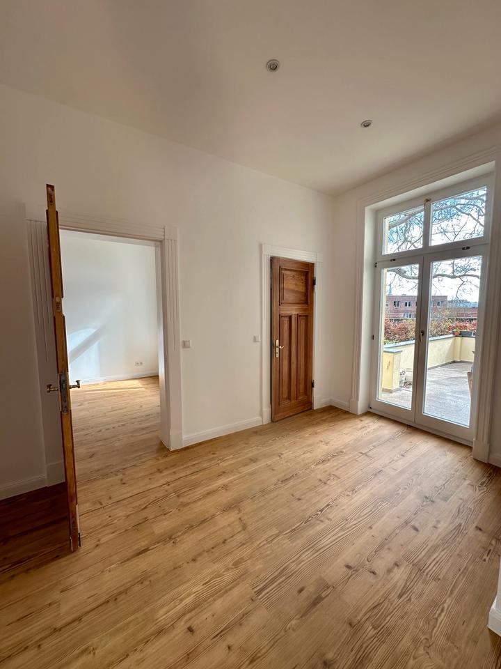 Thumbnail-Sanierte Wohnung 94 qm Zwei Zimmer Sankt Lorenz Nord