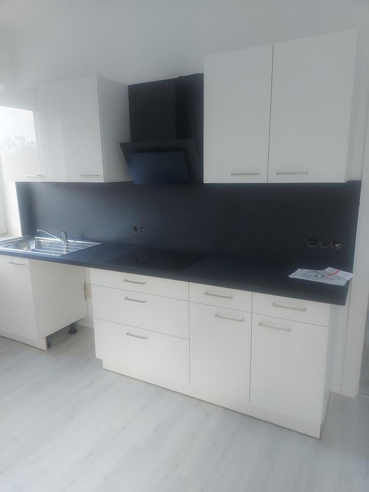 Thumbnail-Große 2-Zimmer-Wohnung in zentraler Lage zu vermieten