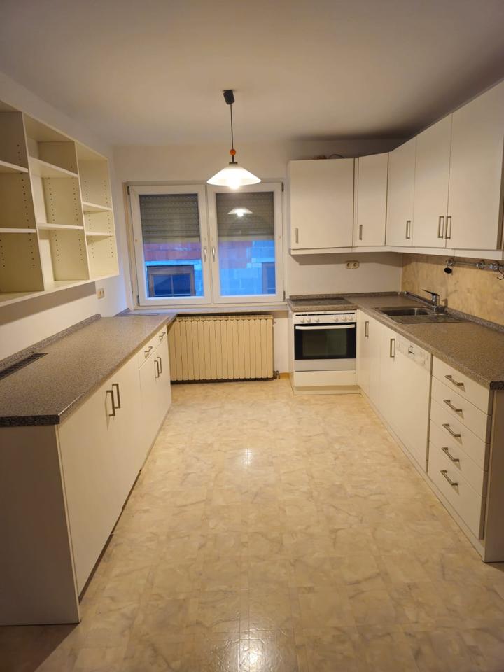 Thumbnail-2 Familienhaus, EG-Wohnung mit mit 3 Zimmer, Küche, 2 Badezimmer