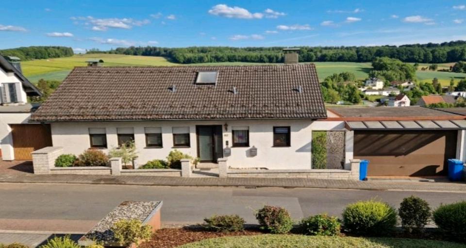 Thumbnail-Großzügiges Einfamilienhaus mit Einliegerpotenzial -von Privat-