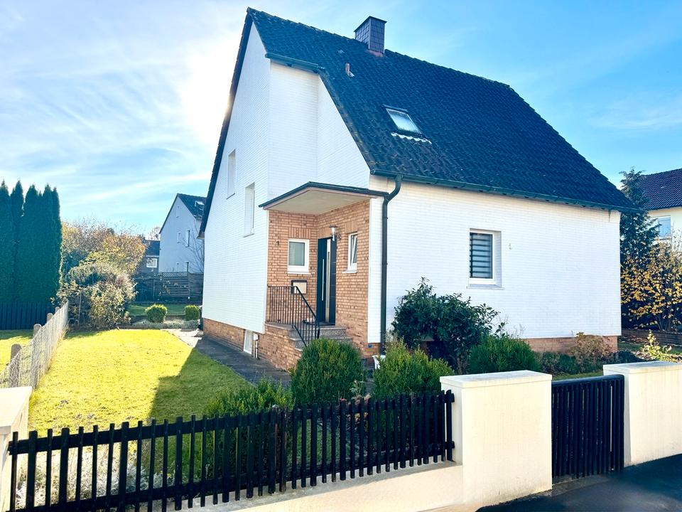 Thumbnail-Einfamilienhaus mit Garage und Garten in ruhiger Lage, Erbpacht