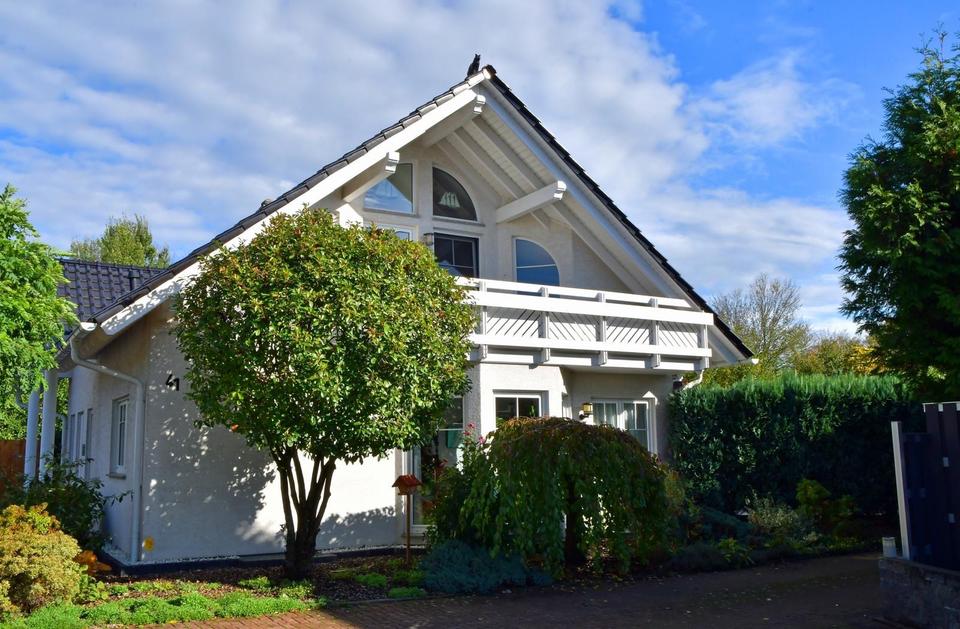 Thumbnail-Freistehendes Einfamilienhaus mit Sauna in gehobener Lage