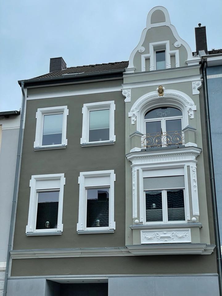 Thumbnail-Hochwertig modernisiertes Wohn-und Geschäftshaus – 3 WHG und Büro