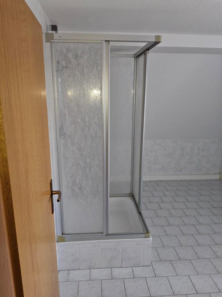 Thumbnail-Große, renovierte Wohnung im DG in Kleinosterhausen zu vermieten