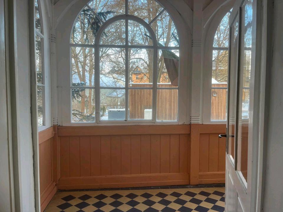 Thumbnail-Helle Wohnung mit Wintergarten in zentraler Lage