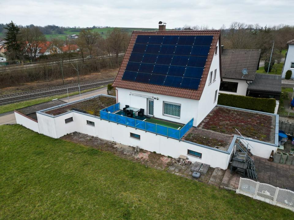 Thumbnail-EEK A, 4,5 Zi. Einfamilienhaus, großem Garten plus 130 m² Gewerbe