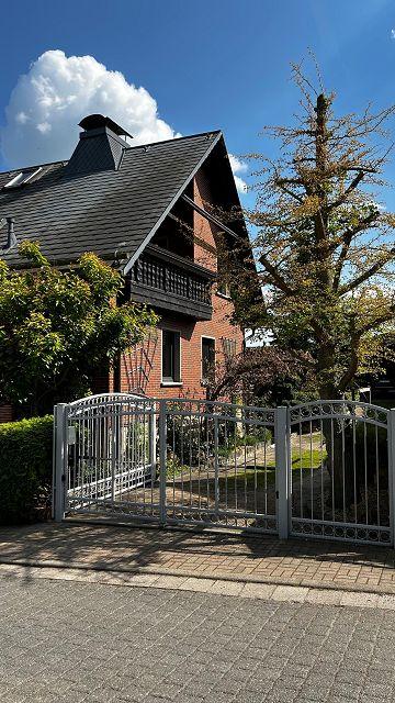 Thumbnail-Doppelhaushälfte mit vielen Extras und gepflegtem Garten