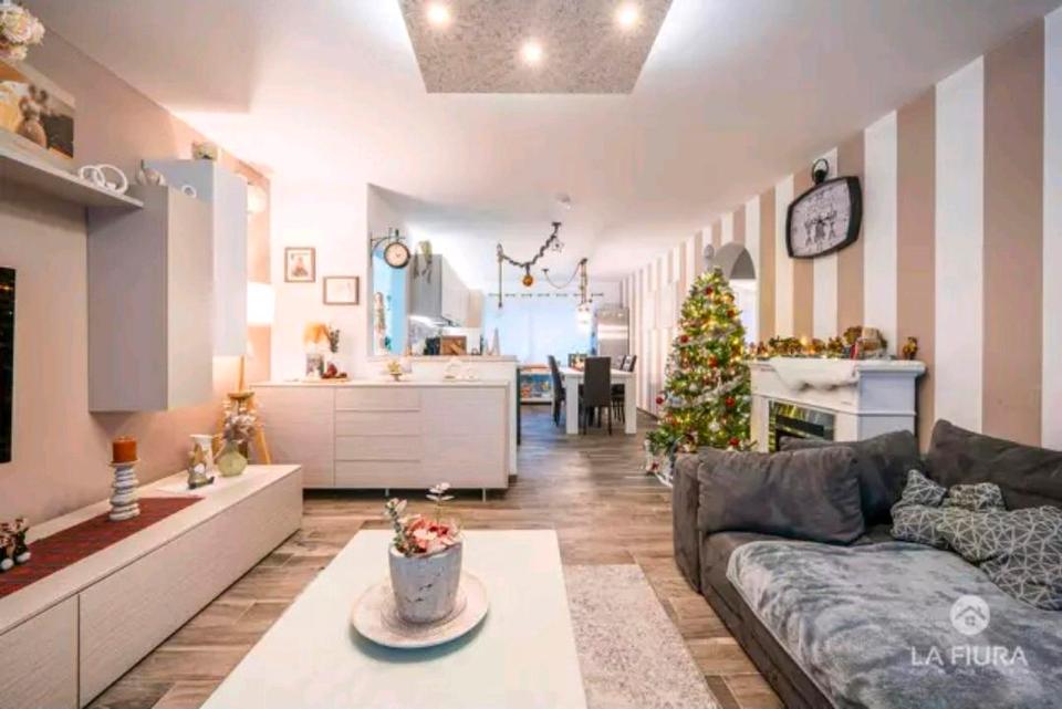 Thumbnail-Sanierte 4Z Wohnung mit Balkon im Hochparterre (KücheParkplätze)