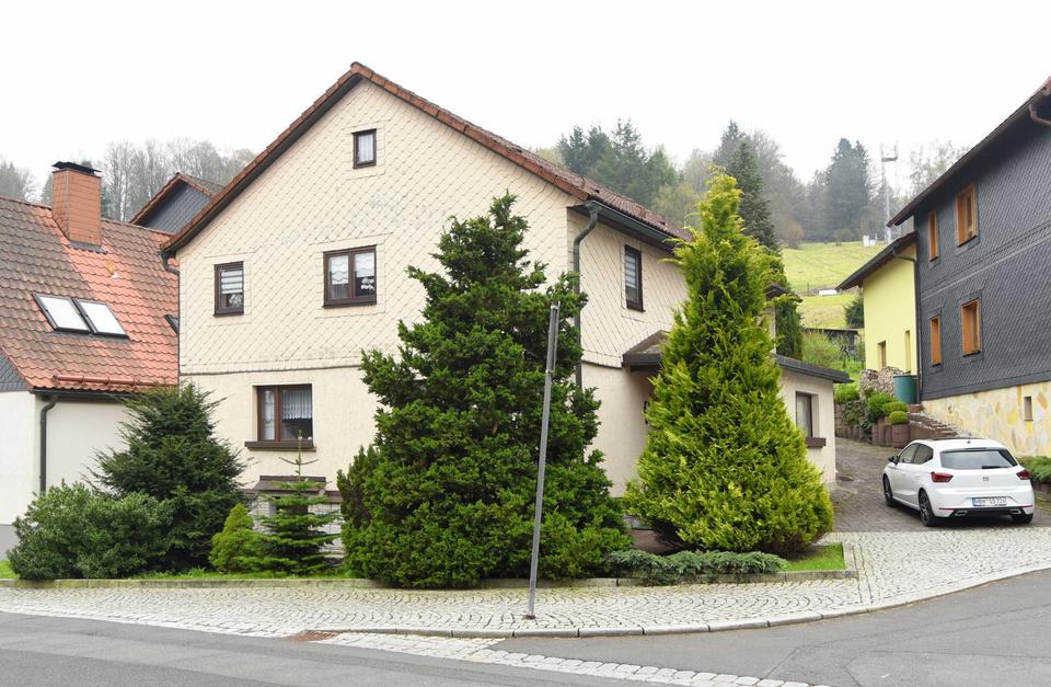 Thumbnail-Haus mit 2 Eingängen, großem Grundstück und 8 Zimmern