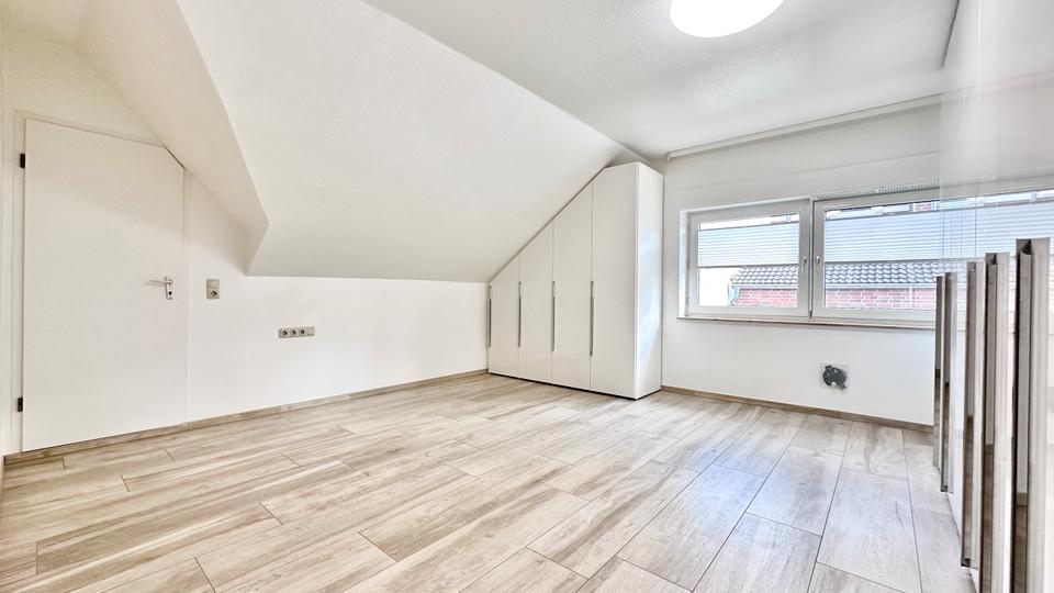 Thumbnail-Exklusive 117 qm Luxuswohnung in Ratingen Mitte – Licht & Lebensqualität, Stellplatz, Balkon Küche.