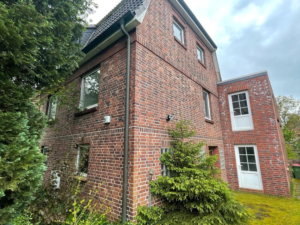 Thumbnail-Ältere Doppelhaushälfte mit unfertigem Anbau in Alt-Nettelnburg