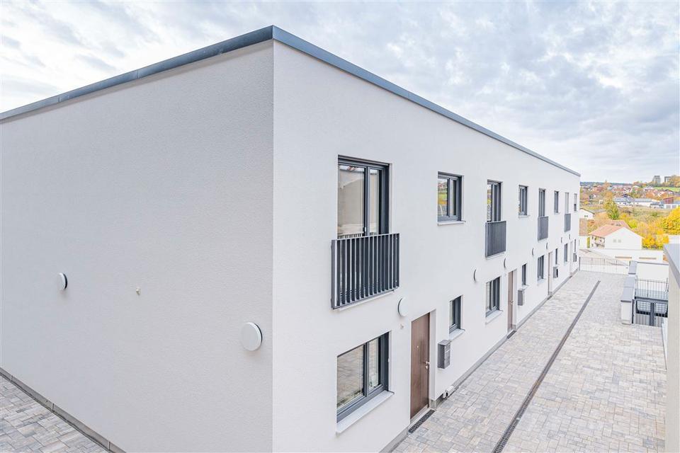 Thumbnail-Modernes Stadthaus mit großzügiger Terrasse in zentraler Lage