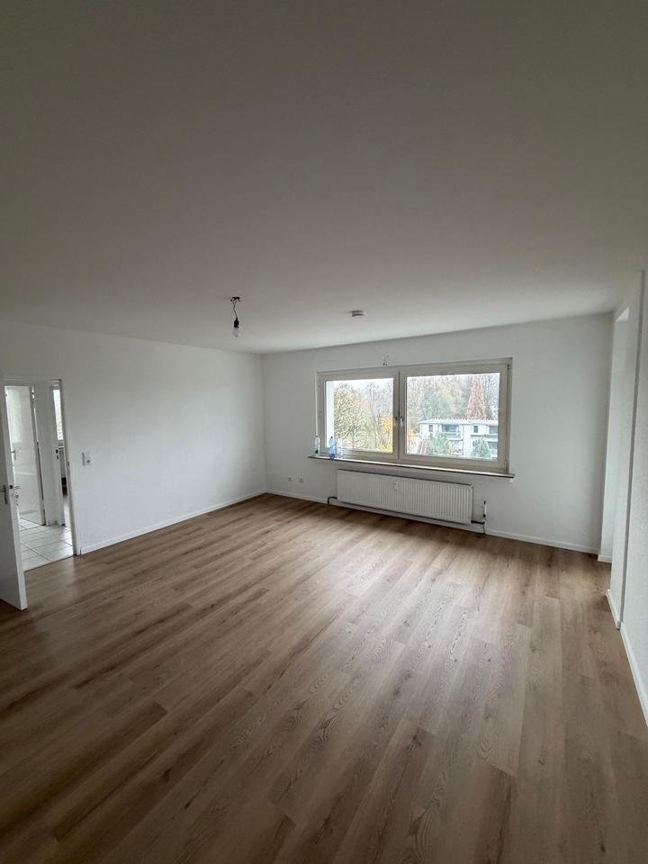 Thumbnail-Helle 3-Zimmer-Wohnung mit Balkon in Essen