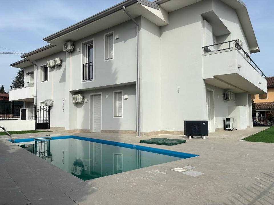 Thumbnail-Last Minute Lux. 3-Zi.Whng.,Pool, Seeblick Gardasee Peschiera