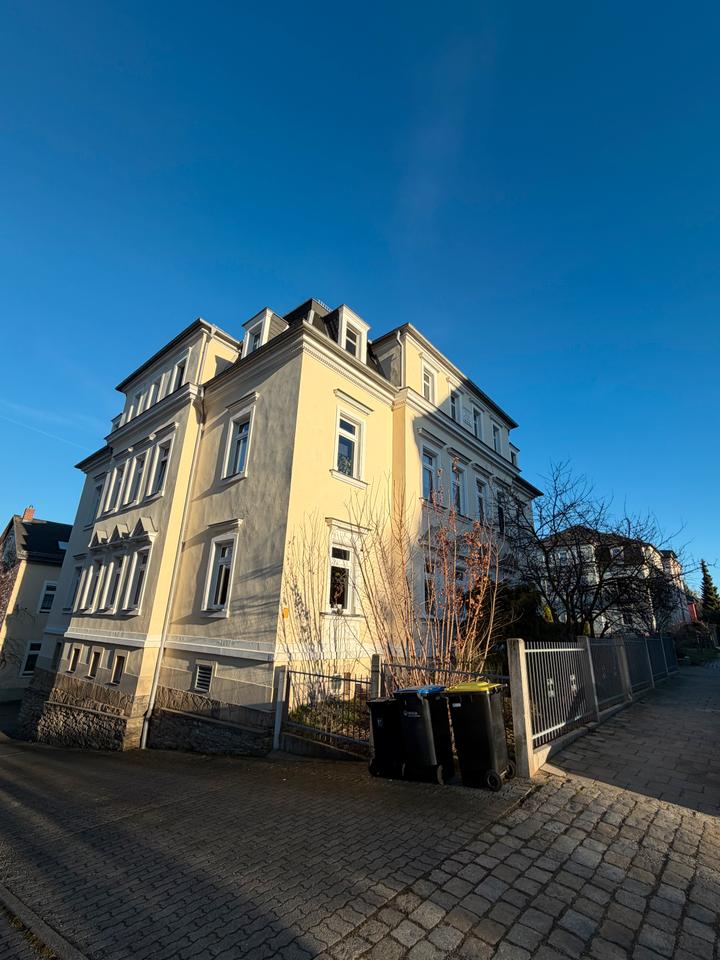 Thumbnail-Großzügige 7‑Zimmer Wohnung im 3. OG in Dresden-Naußlitz