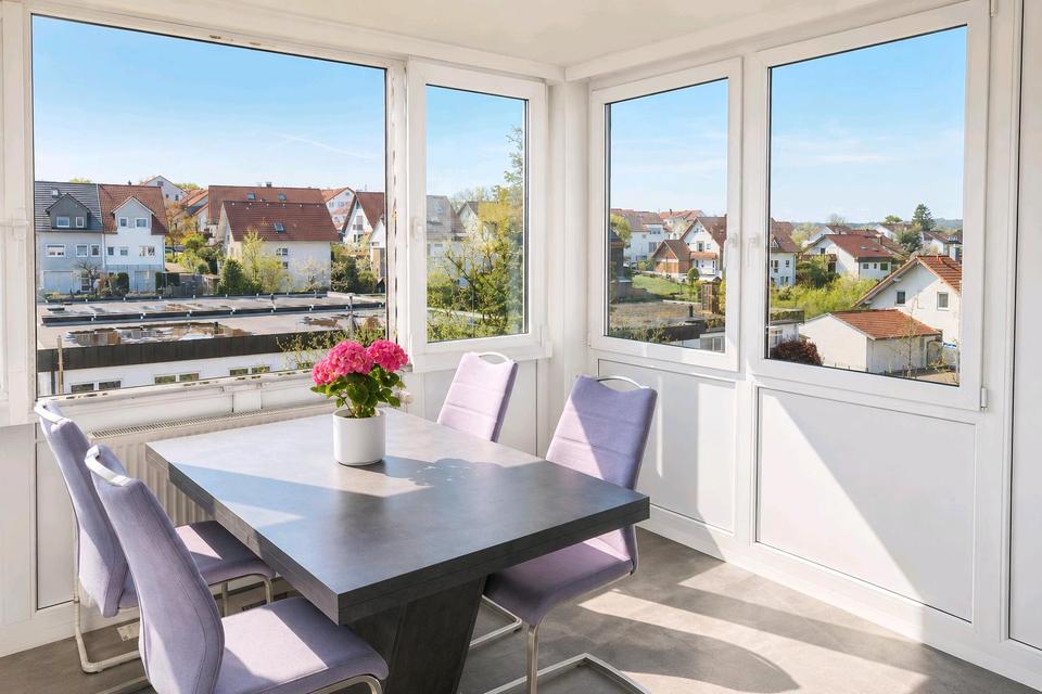 Thumbnail-Helle 3,5 Zimmer Wohnung mit Wintergarten