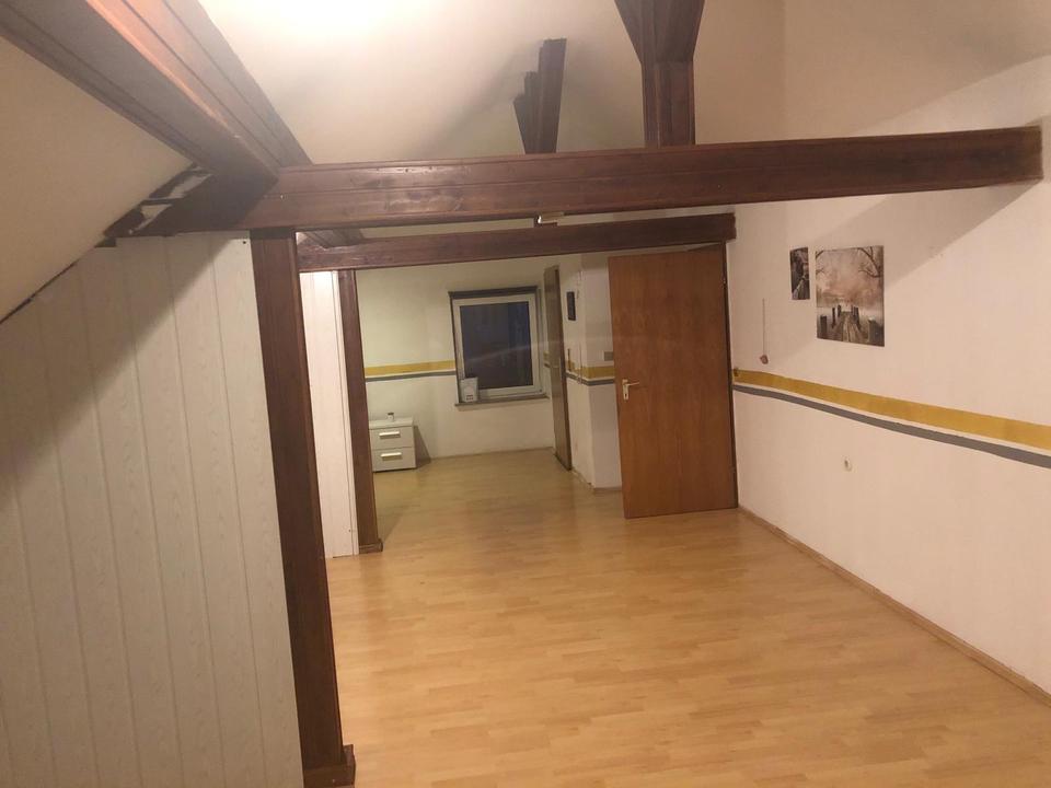 Thumbnail-Geräumige DG Wohnung