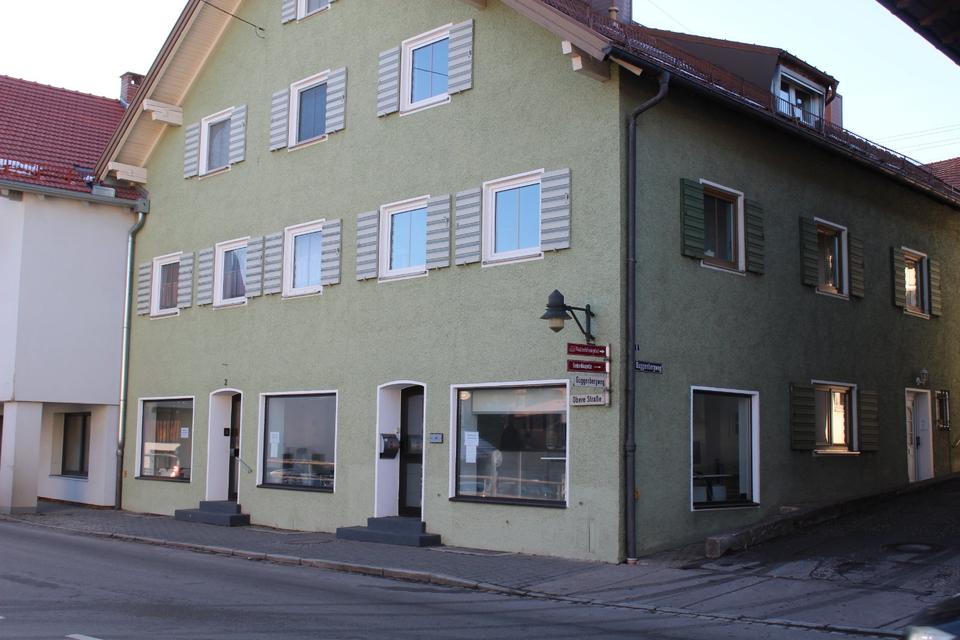 Thumbnail-Büro-Ladengeschäft in belebter Geschäftsumgebung